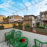 Charming Apartment With Balcony In The Historic Center