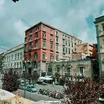 90'S House