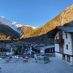 Appartamento Con 3 Camere Da Letto In Centro Courmayeur