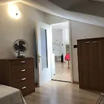 Casa Filippo Large 3 Room Apartment, Close To The Beach, Free Wifi Internet