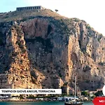 Domus Manu