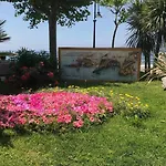 La Cambusa In Riva Al Mare