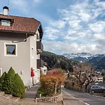 Apartment Saslonch Stlarida