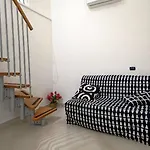 San Lorenzo House