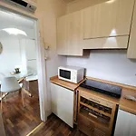 Hostdomus - Blue Sky Apartment