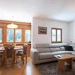 Mountain Living Apartment Idylia