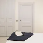 Cozy Apartment In Piazza Cavour By Wonderful Italy
