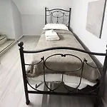 Pontenuovo 6E8 House