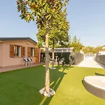 Villino Esse, Libero Su 4 Lati Piu Dependance Nel Cuore Della Versilia