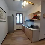 Jolie Maison De Garde