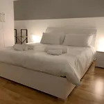 Giuliani 23 Apartment