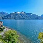 Acqua Vista Medieval Lake View Apartment