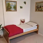 Lovely 1Bedroom Apartment Central Valley Location