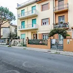 Viareggio Roomy Apartment With Balconies