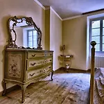 La Villanella - Theater Home