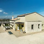 Villa Tramonto - Camerano, Meravigliosa Villa Con Giardino Panoramico