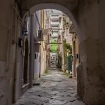 Free Parking In Elegante Loft In Via Indipendenza