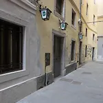 Casa Icarus
