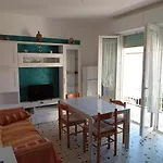 Brezza Marina A 30 Mt Dalla Spiaggia