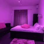 Royalroom3.0- Relaxing Spa & Luxury Apartments