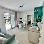Appartamento Al Mare Con Giardino, Spiaggia E Piscina