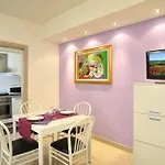 Astra Suite Apartment'S