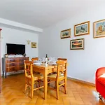 Pisa Airport Comfy Apartment - Private Parking