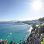3 Bedroom Beautiful Apartment In Bonifati