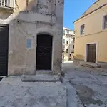 Tropea Centro Monolocale Giallo