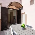 Appartamento Elegante Con Terrazzino Nel Centro Di Napoli