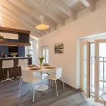 Muralto'S Nest By Rent All Como
