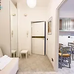 Colonna 5 Tirabora Short Rent
