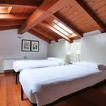 Nene-Il Vicolo Apartments And Rooms