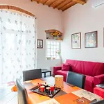 Piazza Sforzini Cozy Apartment Near The Sea!