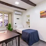Santa Sofia'S Flat At The Historical Center By Wonderful Italy
