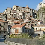 3 Bedroom Stunning Home In Maratea