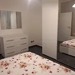 Tra Il Mare E Il Centro