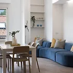 Borgo Coloniola Lake View