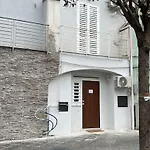 Casa Sandrili, Central Station
