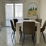 Stefano'S Guests House: 2 Bedrooms & Parking In Viareggio