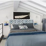 Loft Due Livelli Di Design Pubblicato Su Riviste Architettura Con Due Posti Auto