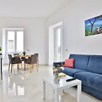 Salerno Stazione & Centro Apartments