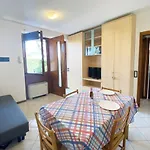 Apartment With Private Garden - Green Residence