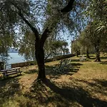 Oleandro Apartment Directly On The Lake