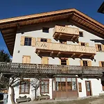 Romantic Lodge
