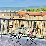 Leia Home W/Private Parking In Old Town