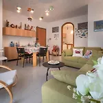 Pink House Apartment