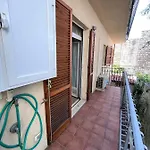 Trilo Carla In Centro A Numana