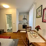 Charlotte Suite Near Piazza Unita