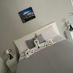 We' Home